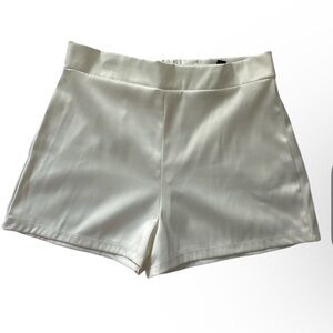 Windsor Ivory Satin Dress Shorts Women’s Size:L
